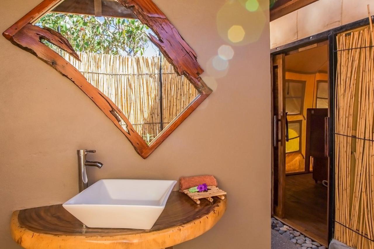 Barefoot Lodge Kuata Island