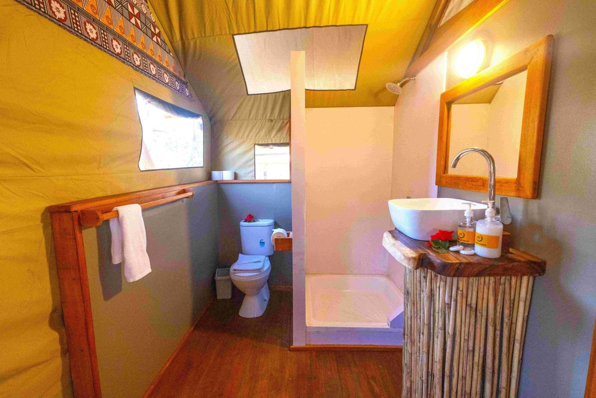 Barefoot Lodge Kuata Island